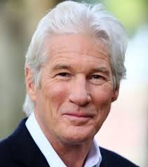 Người già và trẻ em Ba Lan ở nhà không có việc gì làm nên trồng rau và trái  cây. Nếu số lượng nhiều thì mang ra bán trước cửa nhà, tạo