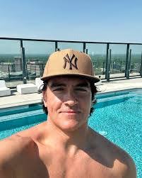 Ben Pappas's Instagram, Twitter & Facebook