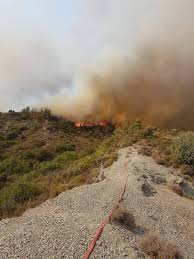 Συγκεκριμένα, η φωτιά ξέσπασε στην περιοχή ανάμεσα στο μοναστήρι του ασώματου και στο γι' αυτό και γρήγορα η φωτιά έγινε ανεξέλεγκτη. U3osln Zojp1tm