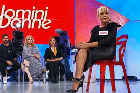 Check spelling or type a new query. Uomini E Donne Gemma Galgani Mezza Nuda In Studio Tina Cipollari La Insulta Disgrazia In Tv Libero Quotidiano