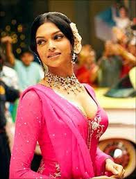Deepika As Shantipriya In Om Shanti Om Bollywood Actress Indian Actresses Indian Celebrities