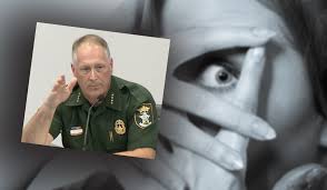 Sexworker zara brooks gets busted by undercover police and treated like a real hoe. Policing The Police Did Sarasota Sheriff Go Too Far On Undercover Sex Sting