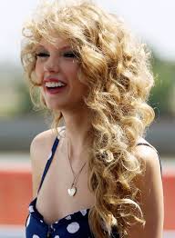 Al via ai tagli capelli ricci corti! Capelli Ricci Le 10 Acconciature Migliori In Assoluto