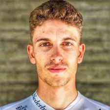 Gino mäder (4 ocak 1997 doğumlu)2 i̇sviçreli yol ve bisikletçi izle, şu anda kimin için sürüyor uci worldteam ntt pro bisiklete binme.3. Gino Mader Maedergino Twitter