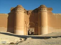 قصر الحير الشرقي يقع القصر في البادية السورية بالقرب من مدينة السخنة حوالي 10 كم شرقا وعن مدينة الرصافة حوالي 100 كم بناه ا monument valley landmarks monument