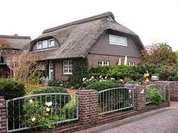 Sonnenhof, lale andersen ferienhaus in langeoog der ehemalige wohnsitz der berühmten sängerin lale andersen (lili marleen). Haus Der Sangerin Lale Andersen Auf Langeoog Mapio Net