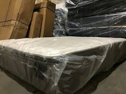 There are four main layers that are used for all of stearns & foster mattresses, which all work together to ensure the most comfortable night's sleep as possible. Stearns Foster Estate Palace Luxury Plush Euro Pillow Top King Mattress Ebay