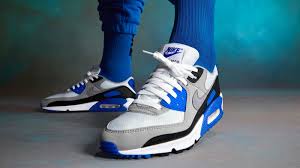 It has served as the perfect canvas for many different colorways over the years. Ø´ÙŠØ·Ø§Ù† Ù†ÙØ§Ø°ÙŠØ© Ù‚ÙŠØ¯ Nike Air Max 90 Blue White Porkafellas Com