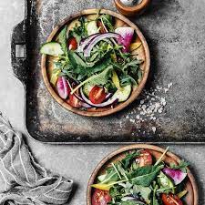 manger cru decouvrez la cuisine crue une alimentation vitaminee et savoureuse 100 crue cuisine crue manger cru recettes de cuisine