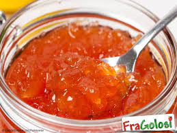 Non appena l'acqua inizia a bollire, immergetevi le mele cotogne e i due pezzi di limone. Ricetta Confettura Di Mele Cotogne Ricette Di Fragolosi