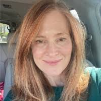 Lisa Hawkes's Instagram, Twitter & Facebook