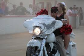 Cheer Fans Motorcycles Vs Dos Palos Sept 14 2018 Cuhs Photos Chowchilla Union High