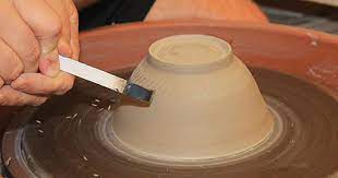 Chattering Pottery Turning A Fault Into A Fantastic Surface Ceramic Arts Network Pottery Techniques How To Make Ceramic Pottery