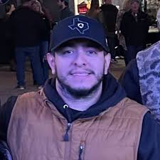 Arnold Viera Jr (@ArnoldViera2)