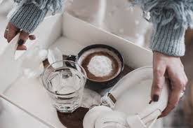 Die japanische wasserkur bewirkt unter anderem eine entgiftung des körpers. Beauty Code Geknackt So Ging Es Uns Mit Der Japanischen Wasserkur Julies Dresscode