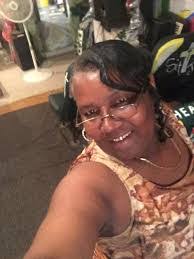 Viola Leonard's Instagram, Twitter & Facebook