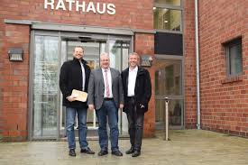 Mai 2021, gestern und dieser woche. Saathoff Und Arends Zu Gast Beim Burgermeister Baumann Matthias Arends