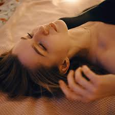 Darum gilt die Ankles As Earrings-Sexstellung von TikTok als  Orgasmus-Garant | COSMOPOLITAN