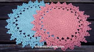 Free pattern for floral placemats to crochet. Kristinescrochets Round Flower Placemat Doily Free Crochet Pattern