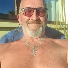 Hiya everyone what's the easiest way to get oil out the cylinder?