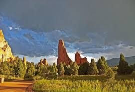 Garden of gods has some comfortably humid months, and slightly dry months in the opposite season. Colorado Springs Garden Of The Gods Activities Colorado Com