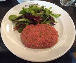 File Tartare De Boeuf Prepare Restaurant Steakhouse A Lyon Mars 2019 Jpg Wikimedia Commons