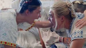 ما الذي يعنيه عنوان الفيلم midsommar؟ كلمة midsommar هي كلمة توجد في اللغة السويدية والألمانية وبعض اللغات الجرمانية الأخرى، والتي تعني بالإنجليزية midsummer، أو بالعربية. Midsommar The Movie S Twisted Ending Explained Spoiler Alert Vox