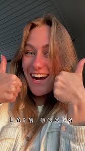 Lara Graf's Instagram, Twitter & Facebook