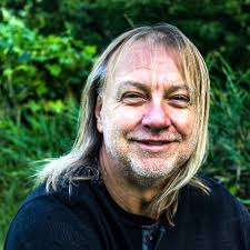 How to Calm Your Mind: Finding Peace and Productivity in Anxious Times:  Chris Bailey: 9781035001989: Amazon.com: Books