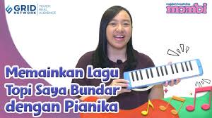 Liriknya sederhana dengan nada yang riang untuk dinyanyikan, makanya 'topi saya bundar' masih digemari banyak orang sampai sekarang. Lagu Anak Anak Topi Saya Bundar Bermain Pianika Youtube