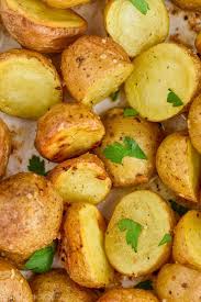 This Roasted Baby Potatoes Recipe Makes Such An Easy And Delicious Side Dish It Is Five Ingredients Baby Potato Recipes Roasted Baby Potatoes Baby Potatoes