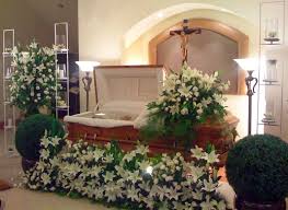 Nice White Floral Arrangements Around The Casket Funeral Flowers Funeral Flower Arrangements Casket Sprays