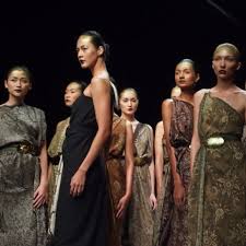 Keyakinan itu makin kuat saat desainer kondang ini mempelajari kondisi tersebut. Erasmus Huis Presents Oscar Lawalata Kolaborasi Dengan Bauga Jody Mada Van Gaans Jfw2015 Jakartafashionwee Bridesmaid Dresses Bridesmaid Instagram Update