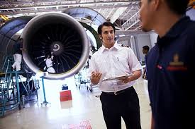 These charts show the average base salary (core compensation), as well as the average total cash compensation for mechanic in companies like delta airlines in the united states. Engineering Emirates Group Careers