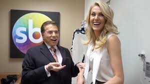 Ana hickmann é uma modelo, apresentadora de televisão e empresária brasileira. Ana Hickmann Mostra Bastidores De Encontro Epico Com Silvio Santos E Revela Se Dinheiro Distribuido Pelo Apresentador No Sbt E Verdadeiro Tv Foco