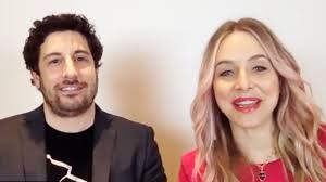 This hysterical circus of a book reminds me why we're friends. Jason Biggs Jenny Mollen Answer Each Other S Questions About Life Together In Quarantine Exclusive Entertainment Tonight