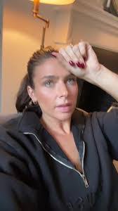 Annie Whiting's Instagram, Twitter & Facebook