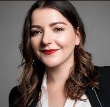 Heidi Rowe's Instagram, Twitter & Facebook