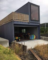 28squares On Instagram Great Solution For The Car Enthus Contener Maison Conteneur D Expedition Maisons Plan Maison Contenaire