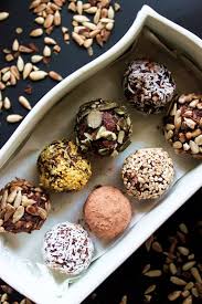 Energy Balls Oats Buckwheat Brazils Nuts Almonds Cashews Nut Butter And Coconut All Natural All Good All Made In 20 Essen Und Trinken Happchen Lecker
