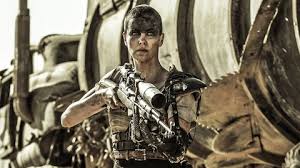 Fury road, she wears engine oil as makeup and bandages as a blouse. Neuer Mad Max Film Diese Entscheidung Bricht Charlize Theron Das Herz Kino De