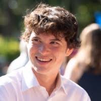 2500+ perfiles de «Matés»