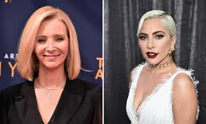 Photogallery of lisa kudrow updates weekly. Friends Reunion Lady Gaga Singt Smelly Cat Mit Lisa Kudrow