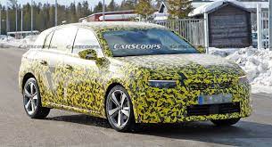 Opel astra kombi 2021 : 2022 Opel Astra Spied As Ceo Reveals Details About The Upcoming Model Carscoops