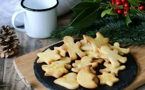Cette recette de petits gâteaux de noël alsaciens peut se préparer un mois à l'avance en les. Les Bredeles Un Indispensable Des Tables De Noel Alsaciennes Alsace Lait