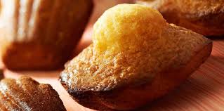 Le Secret De La Bosse Des Madeleines Recette Madeleine Meilleur Recette Recette Madeleine Moelleuse