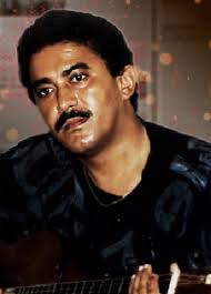 Efrén Calderón, sigue lleno de sentimientos y luchando contra el viento