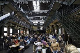 Jeden sonntag von 5 bis 9.30 uhr (im winter ab 7 uhr) bekommt man hier die geballte ladung nordischer lebensart ab. Fischmarkt Attractions Time Out Hamburg