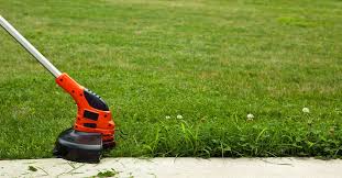 Straight edge lawn care, llc was registered on jul 25 2013 as a domestic limited liability company type with the address 155 allen oaks way, covington, ga, 30016. How To Edge A Lawn In 10 Easy Steps This Old House