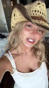 Ashley Bittenbender's Instagram, Twitter & Facebook